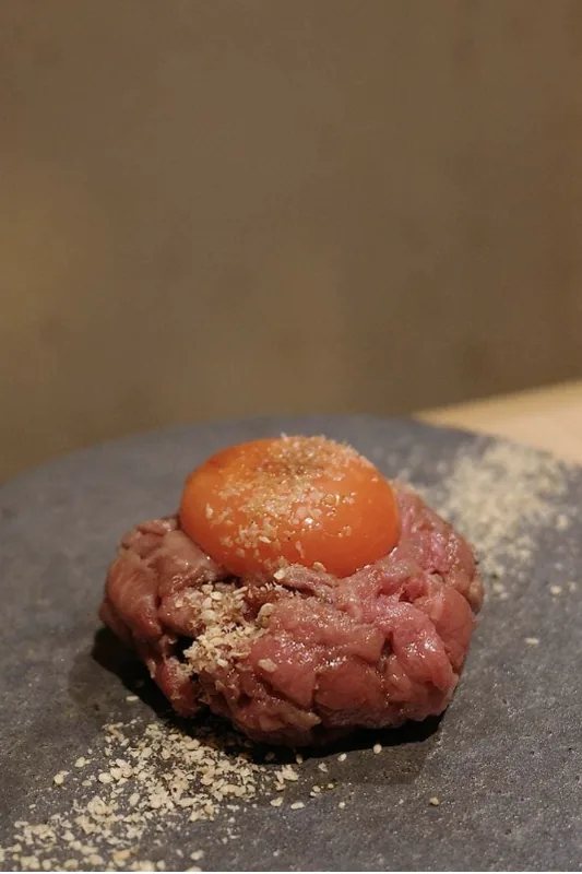 黒田の炙りユッケ|来店者記事
