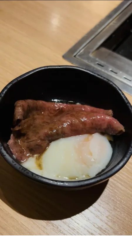 濃厚な炙りユッケに感動しました｜写真2