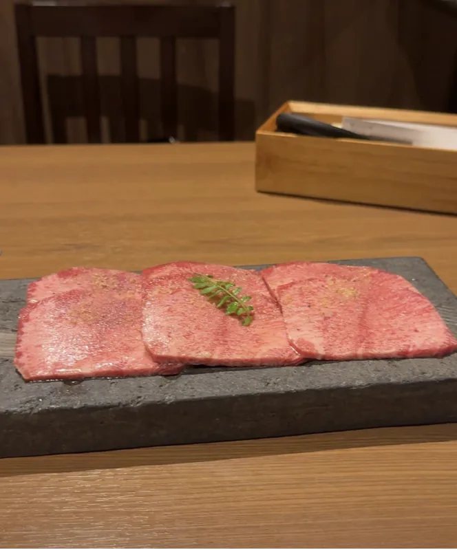 炙りユッケから始まる上質な焼肉旅｜写真2