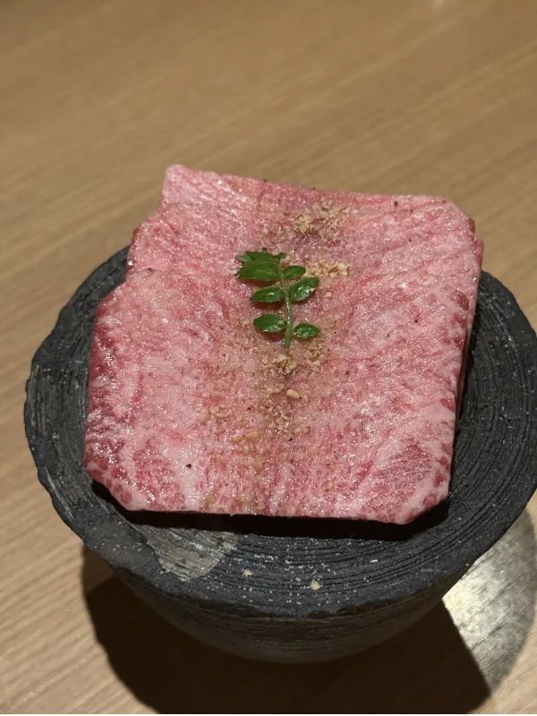 ワンランク上の町焼肉屋さん！デートにも使いやすい雰囲気｜写真4