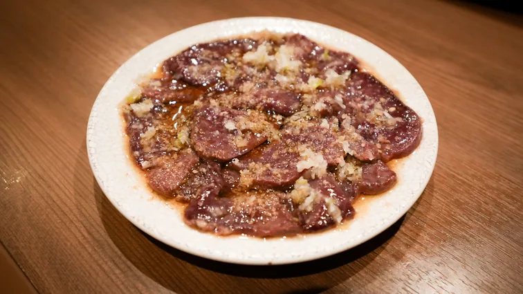薬味を効かせた一皿|焼肉 黒田(渋谷・神泉)