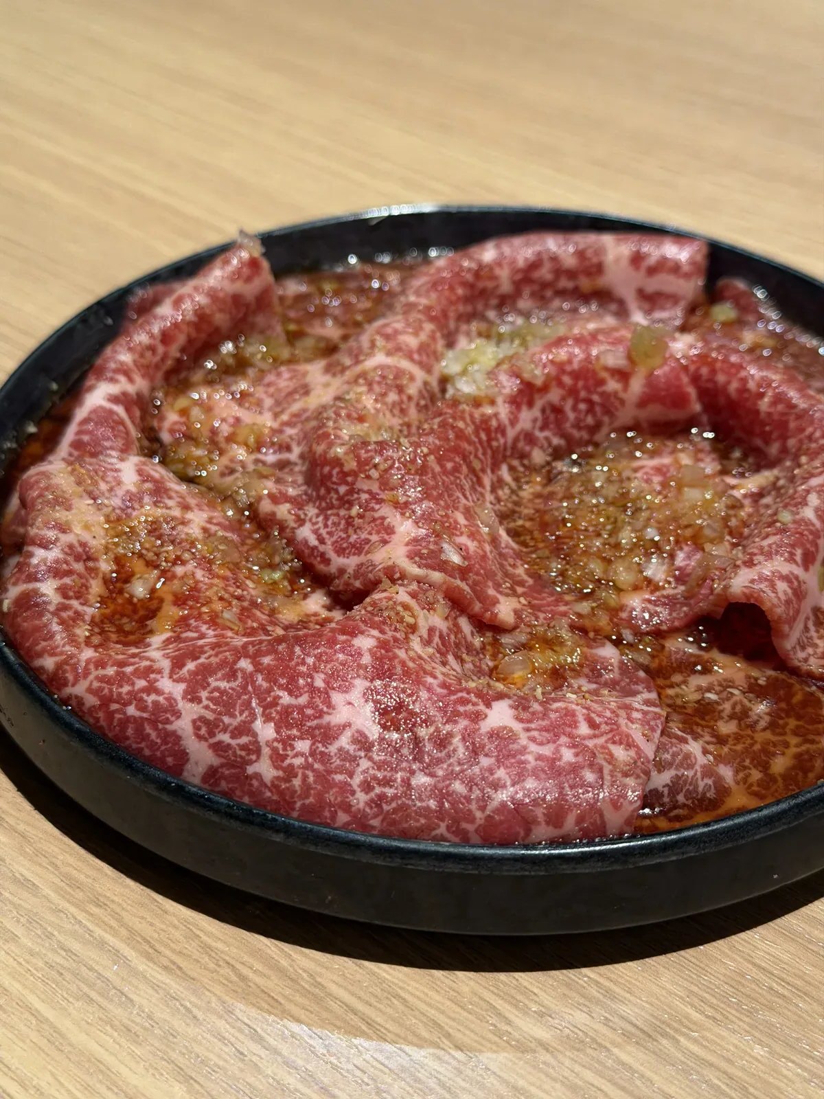 鉄鍋で仕上げる和牛|焼肉 黒田(渋谷・神泉)