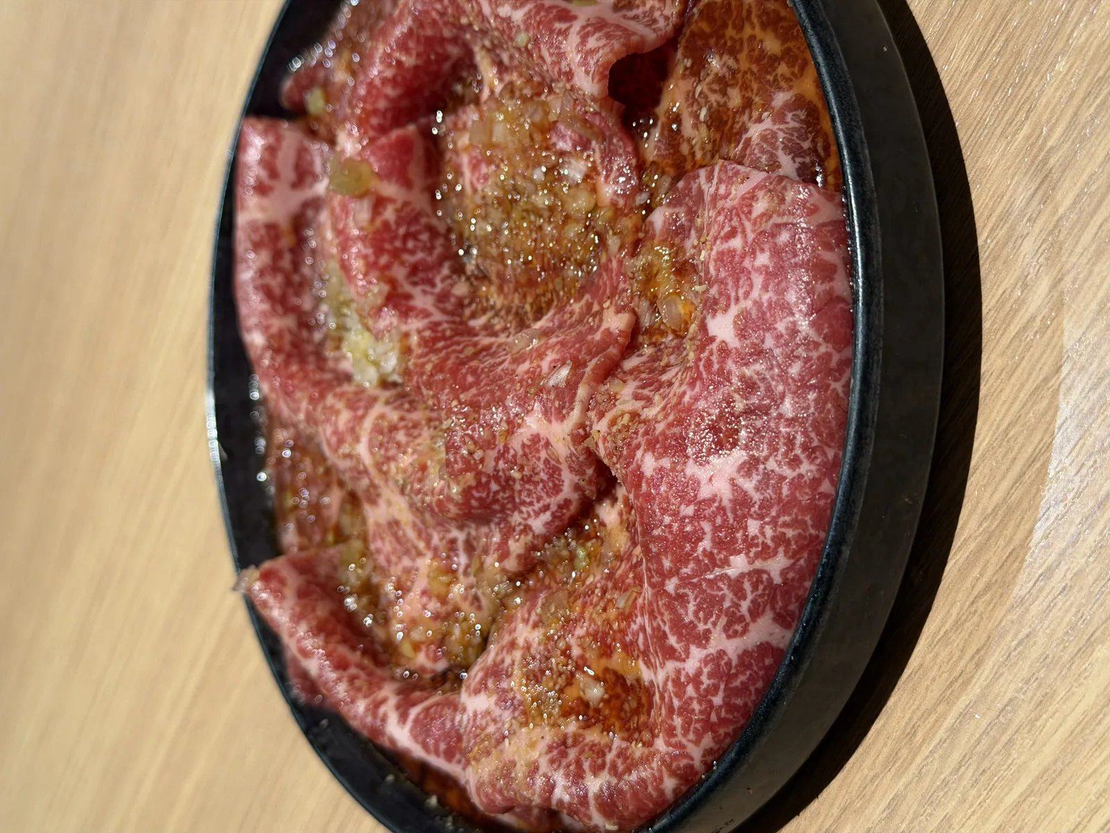 鉄鍋で仕上げる和牛|焼肉 黒田(渋谷・神泉)